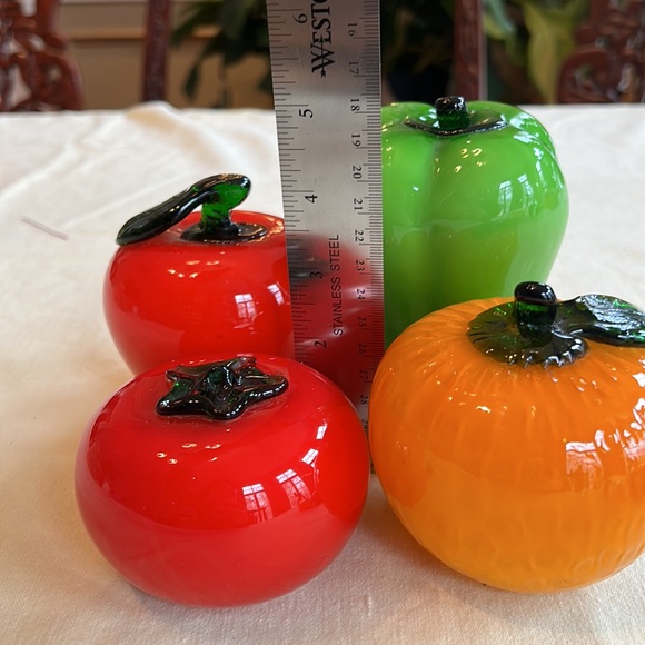 Set of 7, Murano Handblown Style glass fruit and veg - Picture 4 of 5